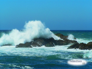 Wave Breaking on Rocks